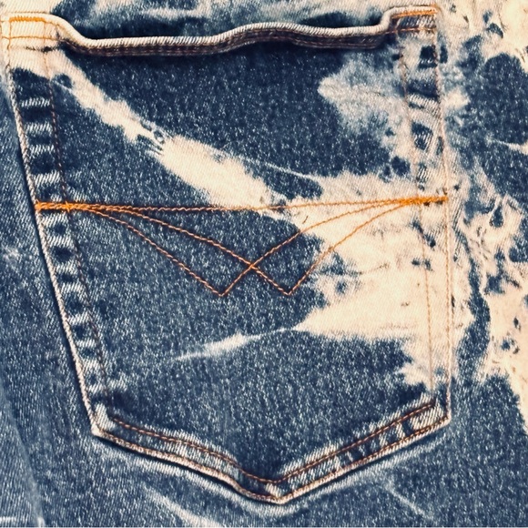 Revolt Jeans Blue and Gold Stitch Denim Women’s Plus Size 26 Tie-Dye Shorts - Picture 5 of 12